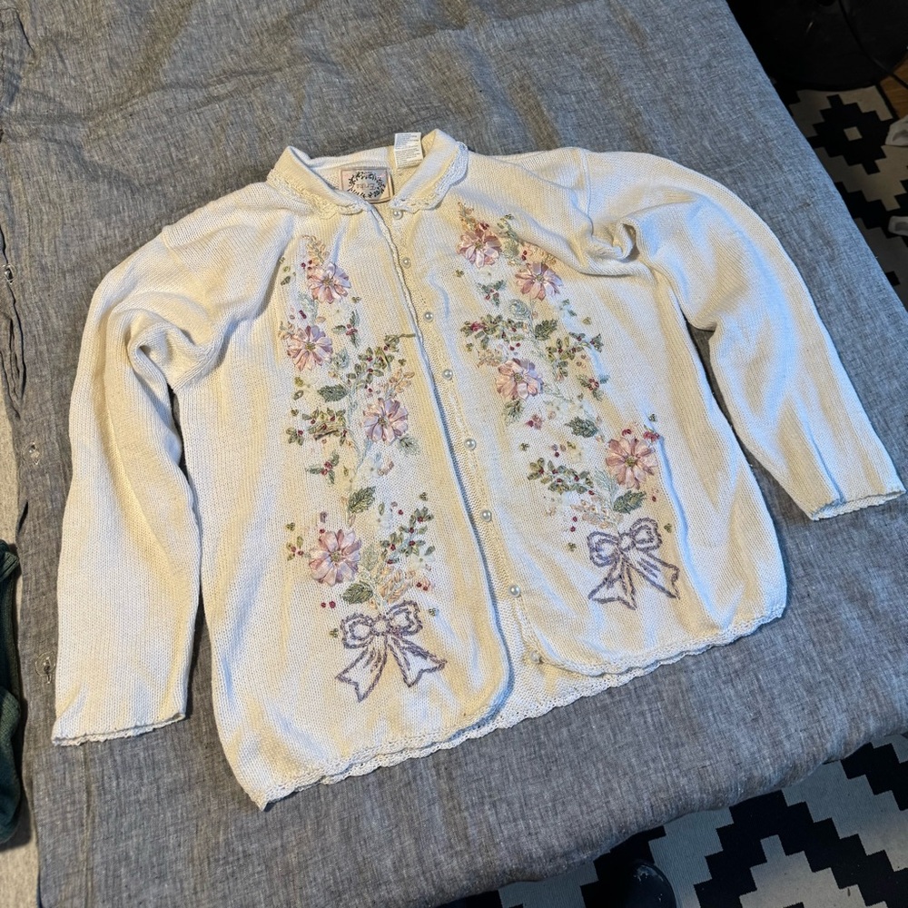 Vintage 1990’s Erika Collared Cream Cardigan with Crochet and Embroidery size L